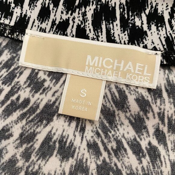Michael Kors Cheetah Print Long Sleeves V Neck Blouse | Black & White | Size S - Picture 4 of 8